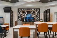 La Quinta Inn & Suites by Wyndham Dallas Arlington South - breakfast