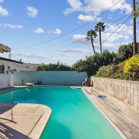 Modern Relaxing Retreat with Private Pool 4 Bedroom Home by RedAwning