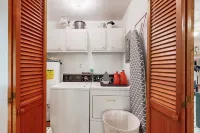 Cozy Cottage Near the Beach With Internet, AC, Washer/dryer