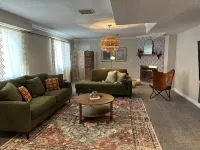 LARGE Family Home Ideal for Groups- Boho