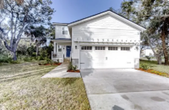 Newly-built 2-story Home Near the Ocean With Patio, Washer/dryer, Streaming