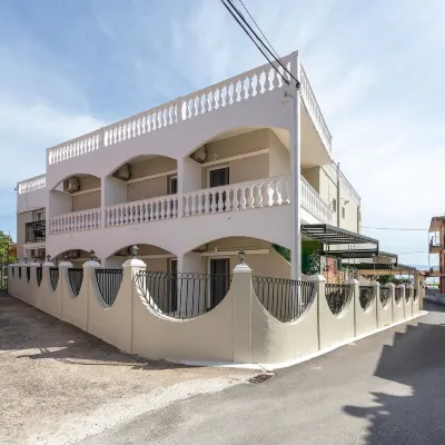 Bella Vista Beach Hotel Hotels near Messonghi Beach