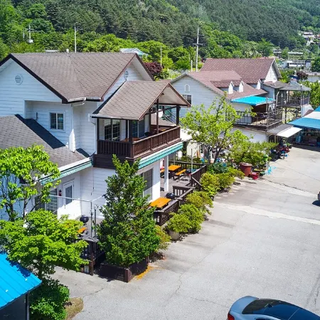 Gapyeong Pension House Отели рядом с достопримечательностью «Храм Тэвонса»
