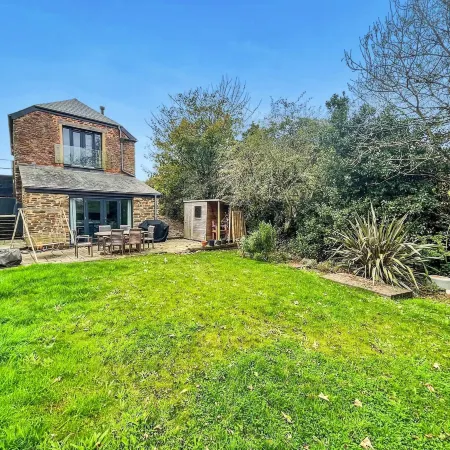 Cottage in Millbrook With Countryside Views