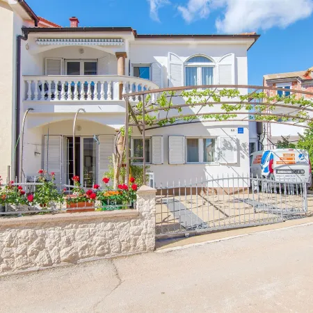 Apartment and Room Stefanija