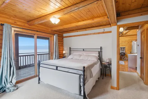 Lakefront Log Cabin With Private Dock, Two Decks & Cozy Comfort at 35mm in Sunrise Beach - Интернет