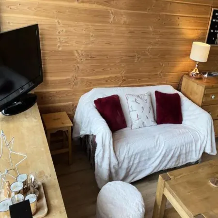 Apartment in Vars Risoul with Ski-in/Ski-Out