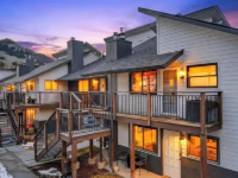 Eagle Valley Haven by Avantstay Alpine Condo + Mtn Views   Minutes to Vail + Beaver Creek Hotels in Eagle-Vail