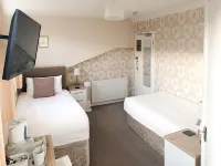 The Raincliffe Hotel
