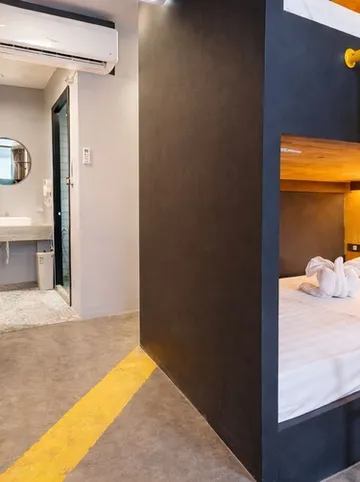 รูปภาพของฟรีเวย์ กะตะ บีช โฮสเทล