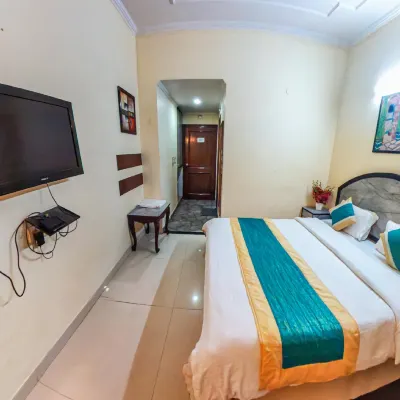 Hotel Silver Arc - Near Karol Bagh Metro Station カロル・バック・マーケット周辺のホテル