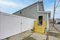 Walkable Stay Near Hudson River, Dining & Shopping - Kitchens