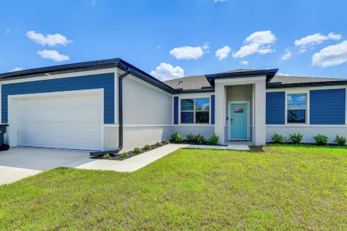 Home < 1-mi Walk to Warm Mineral Springs Park! - Homestays