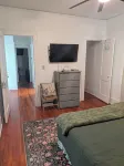 Casey's Cottage- Georgia Ave