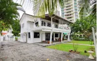 Little Heaven by Sky Hive, A Beach Front Bungalow Hotel di 