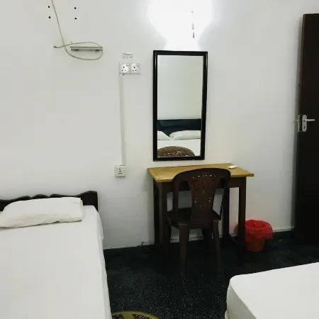 Hotel Ameliya Отели в г. Канди