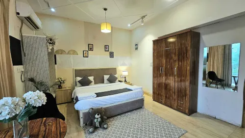 Moksh Hotel