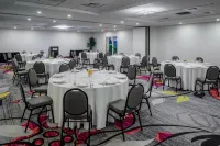 DoubleTree by Hilton Sarasota Bradenton Airport - parking