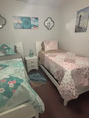 Salt Pool, cozy House near Downtown and International Airport
