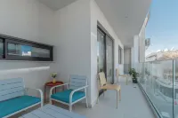 บลู โอเอซิส ลาร์นาคา โรงแรมใน