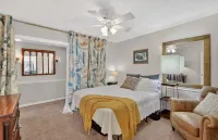 Cozy Cottage 3 blocks from town