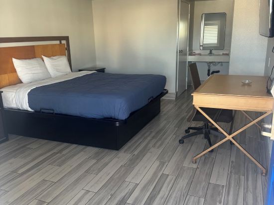 Clover Motel