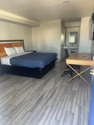 Clover Motel