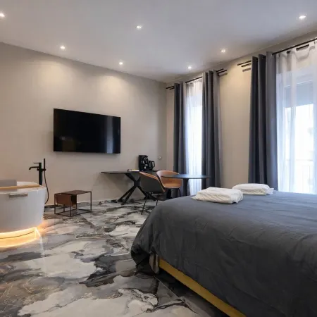 Borgo Boutique Napoli Отели рядом с достопримечательностью «Станция метро Garibaldi»