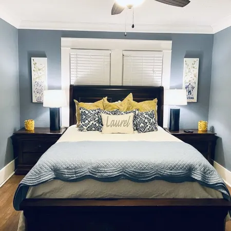 7th Ave Manor, Remodeled 1930’s Manor just minutes from Historic Downtown Laurel