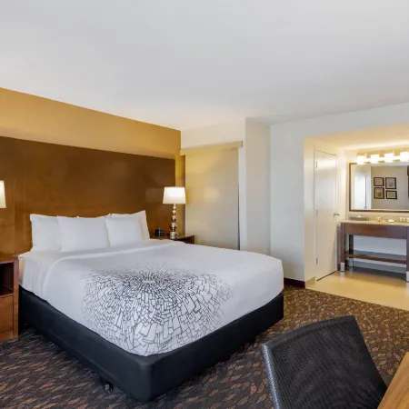 La Quinta Inn & Suites by Wyndham Oakland - Hayward