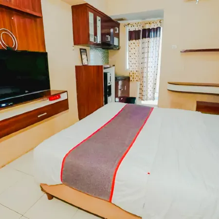 Aurora Rooms at Green Lake View Apartment
