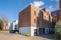Stylish 3BR Wimbledon Roof Terrace & Parking