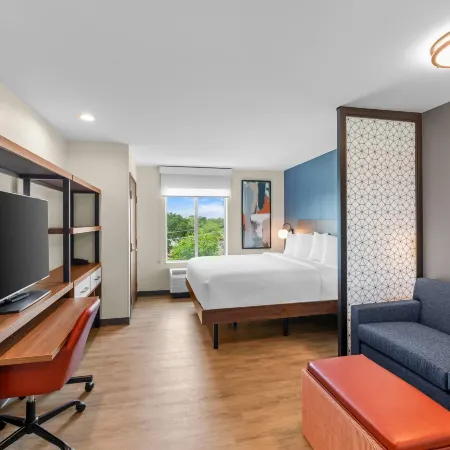 Everhome Suites Georgetown - Austin