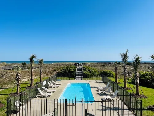 Avalon West- 5 Bedroom Home by RedAwning - Wifi