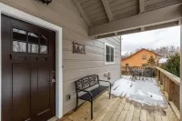 Rosey Outlook Hot Tub, Great Views, Pool Table, Between Boone & Blowing Rock - Chalets