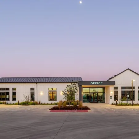 Landing Furnished Apartments - Kyle near Dry River District