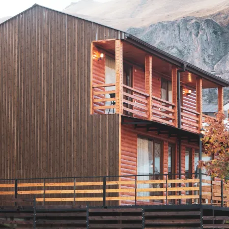 My Space Kazbegi Отели в г. Степанцминда