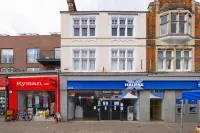 Charles Hope Staines Centre Hotéis em 