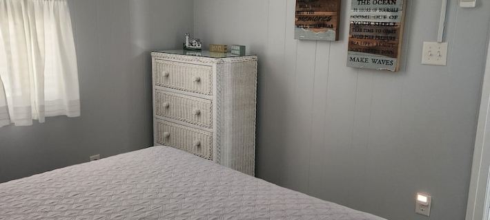 Best Kept Secret in Dewey Beach! Ocean Block! Book Now for 2026-2027! Hotels in Dewey Beach
