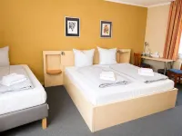 Wos Hotel Hotels near Uedding