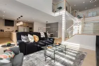 Luxe Elite Escape 8 bdrm near Lake! - 民泊