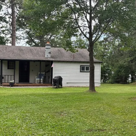 Sunset Haven in tranquil Remer with AC, WiFi. Enjoy a peaceful getaway!