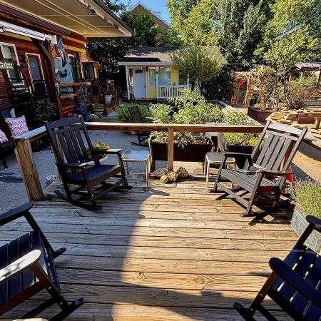 The Iris Garden Downtown Cottages and Suites
