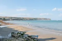 4 Bed - Sleeps 8 - Pool Table -Sea View - Parking - Wi-Fi