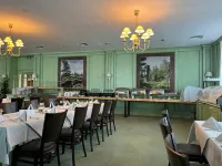 Hotel Alexandersbad - parking