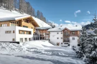Hotel la Fradora - Dolomites Hotel - 3-stjärniga