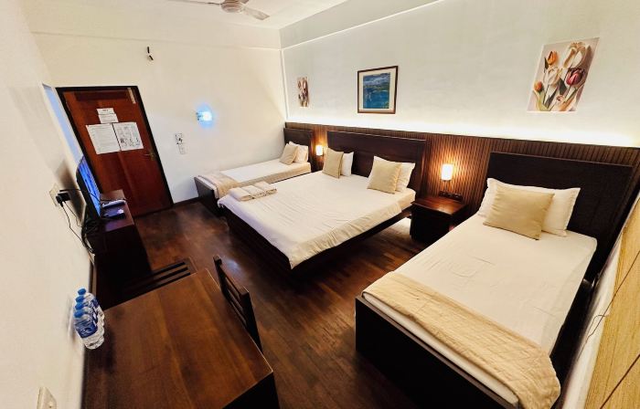 Subhas Tourist Hotel
