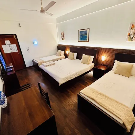 Subhas Tourist Hotel