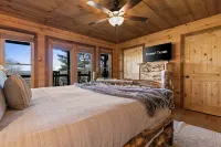 Stunning Views Sleeps 10 - Hot Tub - 2 Fireplaces - 3-Star