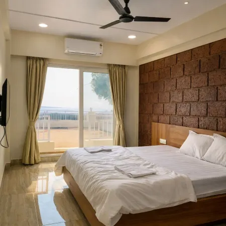 Anandi Hotel Guhagar